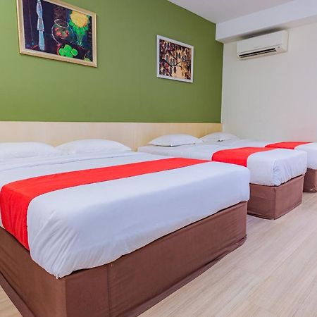 Hotel 101 Permas Jaya Johor Bahru Bagian luar foto