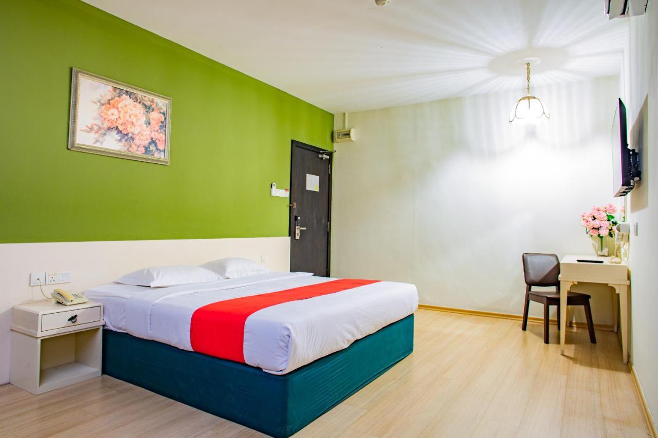 Hotel 101 Permas Jaya Johor Bahru Bagian luar foto