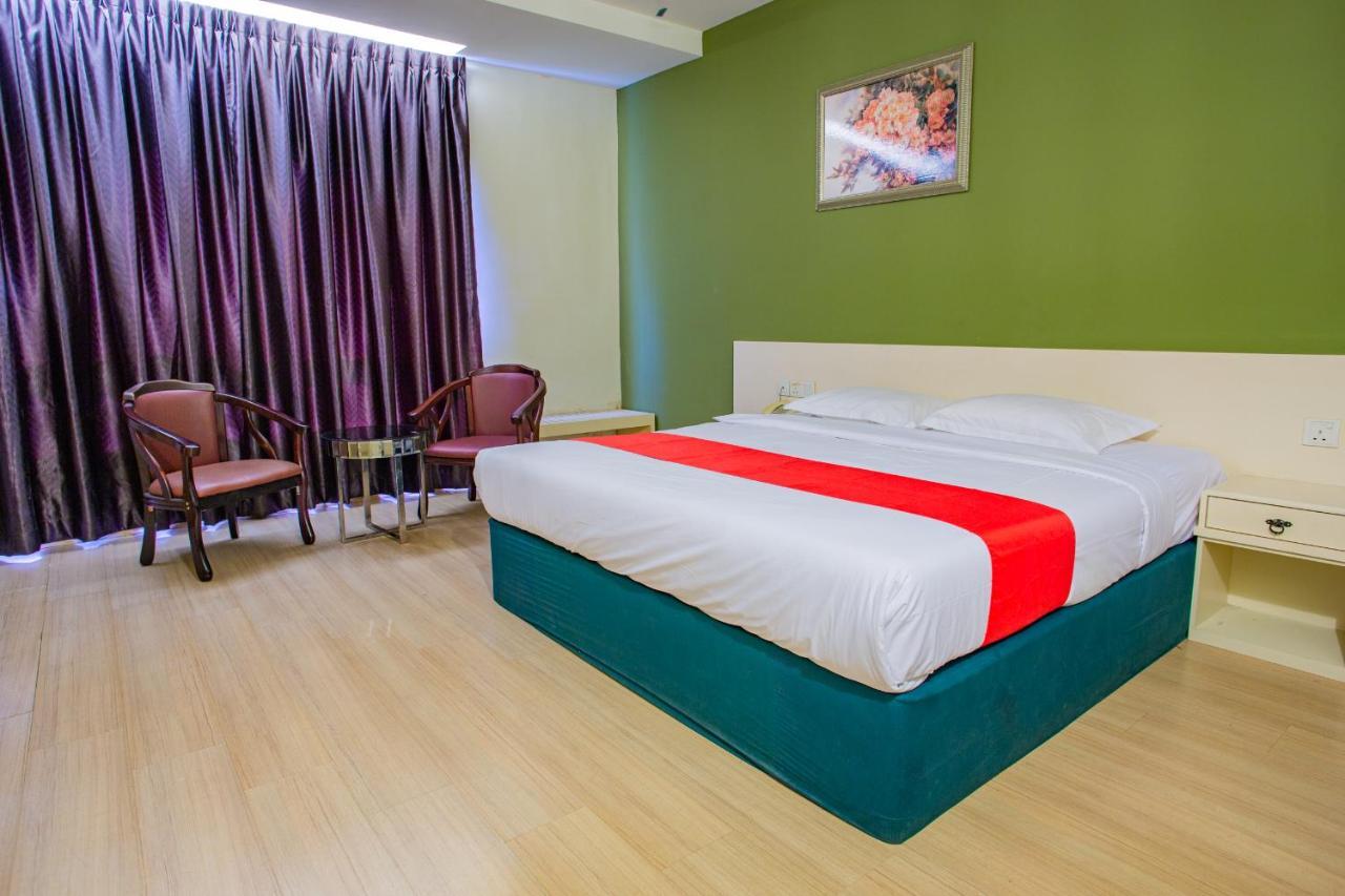 Hotel 101 Permas Jaya Johor Bahru Bagian luar foto