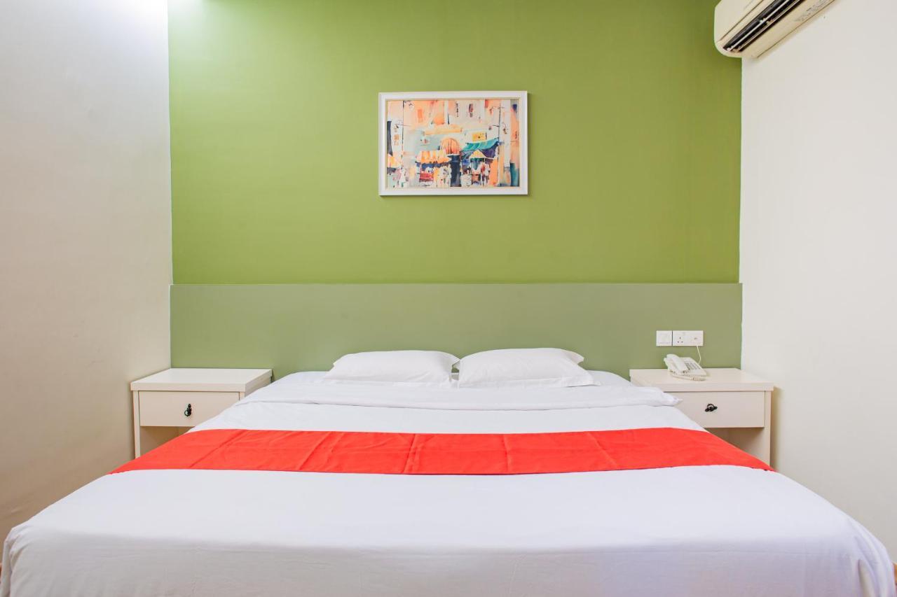 Hotel 101 Permas Jaya Johor Bahru Bagian luar foto