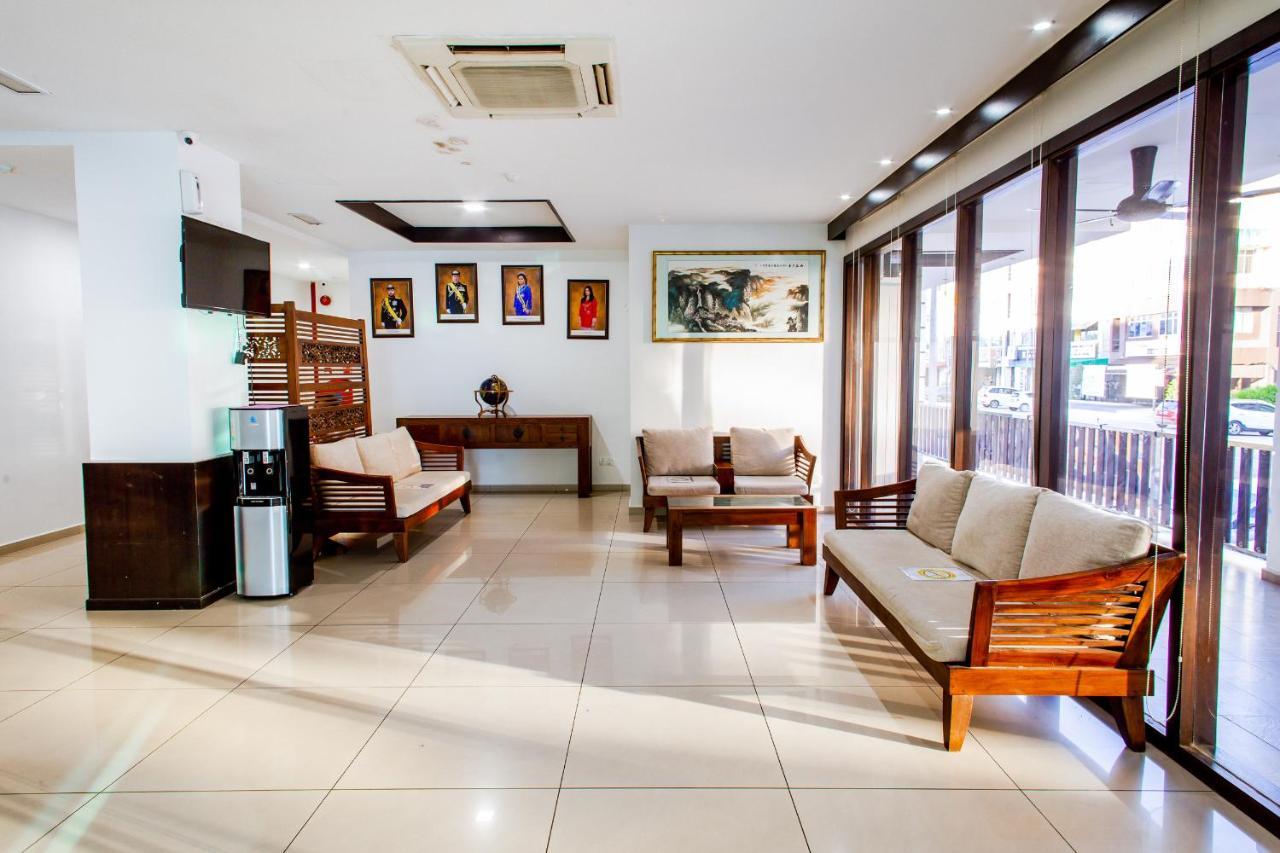 Hotel 101 Permas Jaya Johor Bahru Bagian luar foto